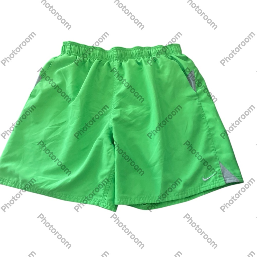 NIKE Men’s Large swim trunks EUC no flaws